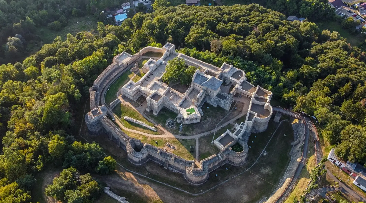 Farmecul de școală veche al Sucevei
