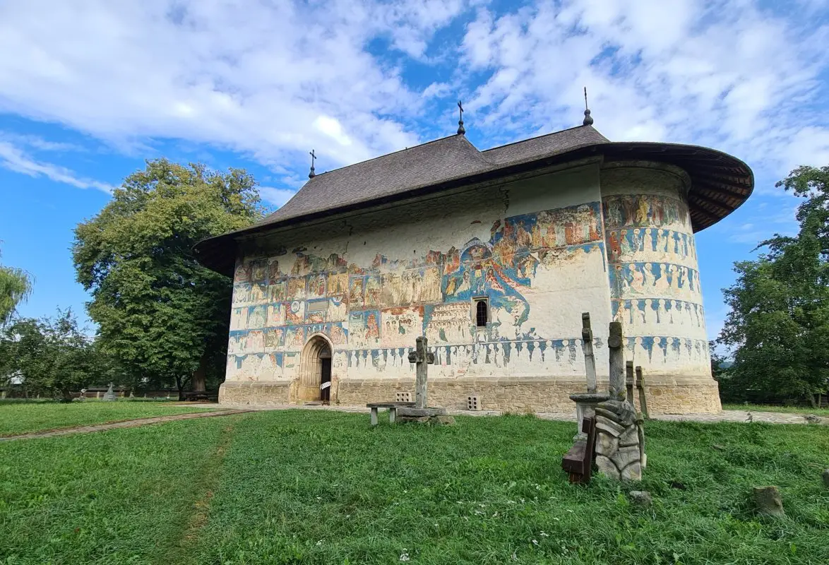 Biserica pictată din Arbore